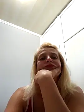 MiaLove183 online show from June 2026 03:23:02 PM