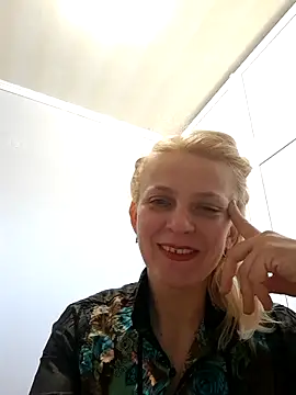 Snapshot of MiaLove183 chatting on April 2026 08:37:02 AM MiaLove183 online show from April 2026 08:37:02 AM