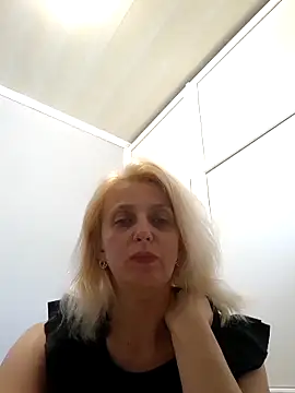 MiaLove183 online show from June 2026 02:04:02 PM