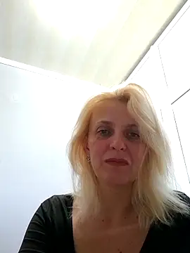 MiaLove183 online show from June 2026 01:55:01 PM