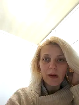 MiaLove183 online show from April 2026 01:39:01 PM