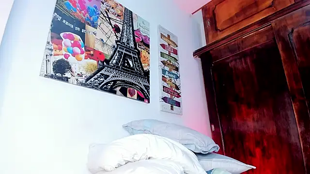 AbrilW1 online show from April 2026 06:19:01 AM