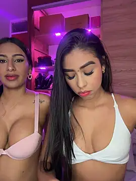 Rossie Blooms online show from April 2026 10:26:02 PM