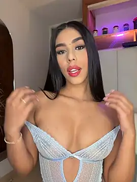 Snapshot of Rossie_Blooms chatting on May 2026 10:56:02 AM Rossie Blooms online show from May 2026 10:56:02 AM