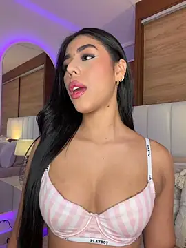 Rossie Blooms online show from June 2026 10:43:02 PM