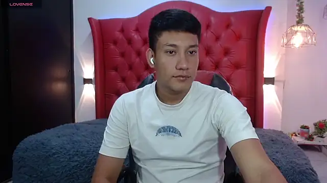 DominantBoy4 online show from May 2026 09:13:01 PM