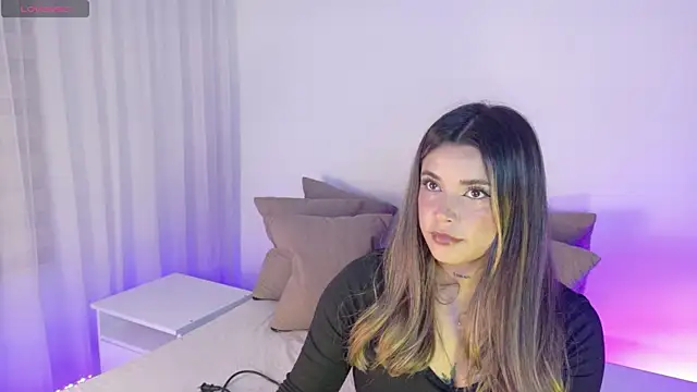 KylieVennet online show from June 2026 05:01:02 AM