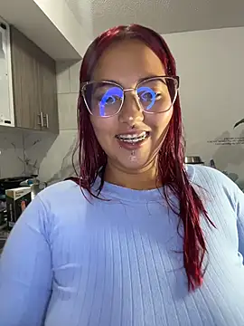 Snapshot of BombomAndAxel chatting on June 2026 03:28:02 AM BombomAndAxel online show from June 2026 03:28:02 AM