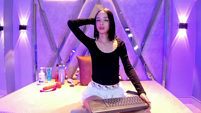 Zoe 444 online show from June 2026 08:37:02 PM