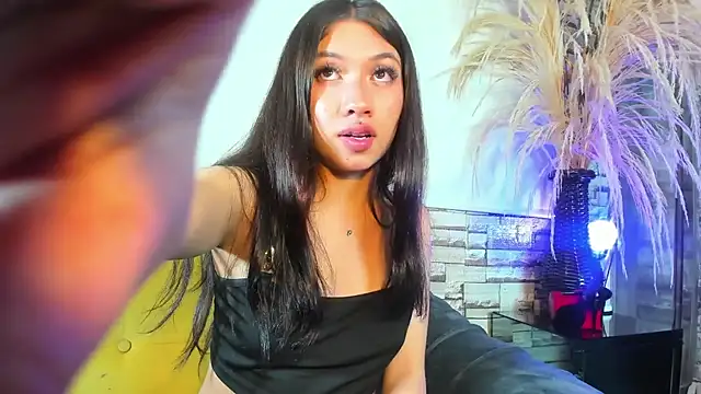 Snapshot of alice_isabell chatting on April 2026 04:29:02 AM alice isabell online show from April 2026 04:29:02 AM