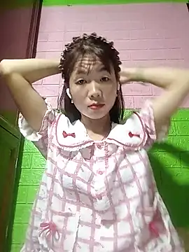 AmyLinee01 online show from May 2026 05:19:02 PM