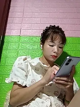 AmyLinee01 online show from May 2026 06:09:01 PM