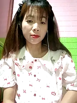 AmyLinee01 online show from April 2026 05:42:02 PM