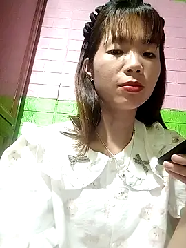 AmyLinee01 online show from May 2026 09:05:01 PM