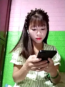 AmyLinee01 online show from May 2026 05:10:01 PM