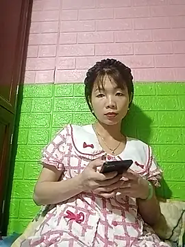 AmyLinee01 online show from May 2026 05:39:02 AM
