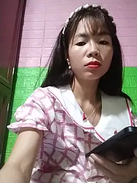 AmyLinee01 online show from May 2026 10:52:01 PM