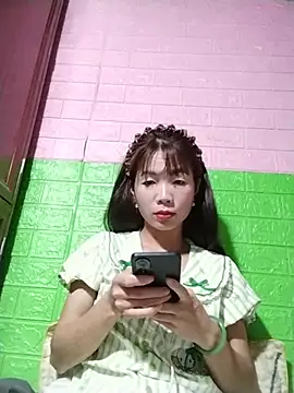 AmyLinee01 online show from May 2026 08:40:02 PM