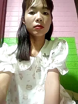 AmyLinee01 online show from May 2026 06:18:01 AM