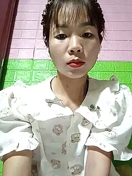 AmyLinee01 online show from May 2026 05:51:01 PM