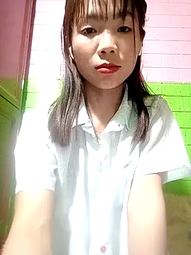 AmyLinee01 online show from May 2026 06:00:02 PM