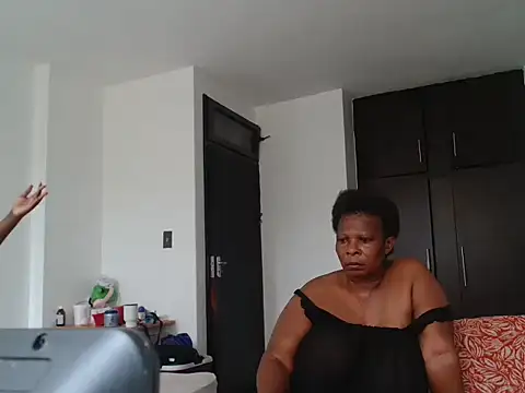 Lucia-boobs online show from March 2026 04:55:01 AM