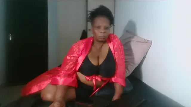 Snapshot of Lucia-boobs chatting on May 2026 05:43:02 PM Lucia-boobs online show from May 2026 05:43:02 PM