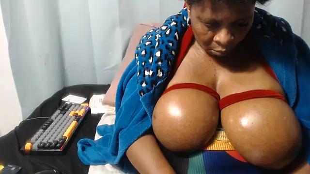 Lucia-boobs online show from July 2026 01:24:01 AM