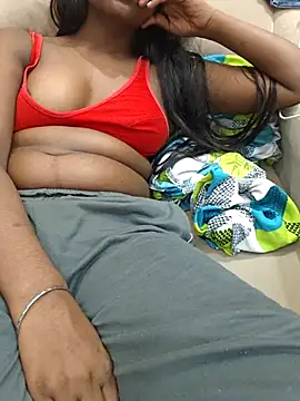 Snapshot of AAHNA_3 chatting on April 2026 02:52:01 AM AAHNA 3 online show from April 2026 02:52:01 AM