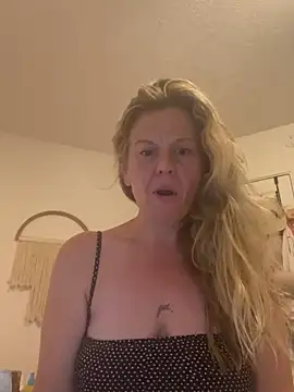 GwenWilde31 online show from May 2026 11:27:01 AM