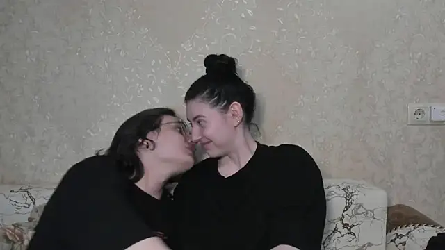 muuur love231 online show from April 2026 05:36:01 PM