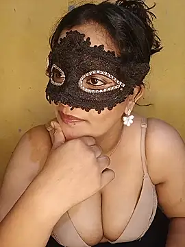 Crushme cpl online show from June 2026 07:11:01 PM