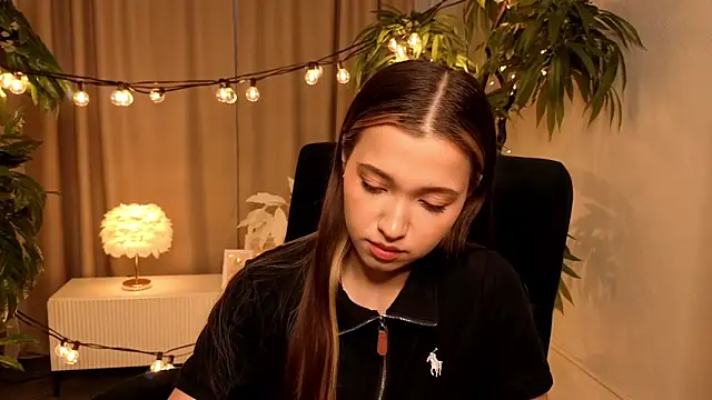 AnnaBerrys online show from March 2026 01:12:01 PM