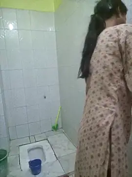 Curvy Amyra online show from April 2026 01:56:02 PM