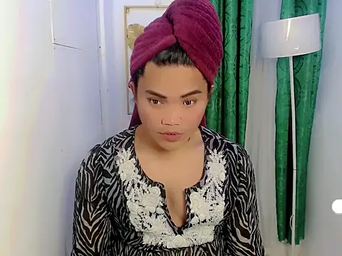 Midnightsnack88 online show from April 2026 07:14:01 AM