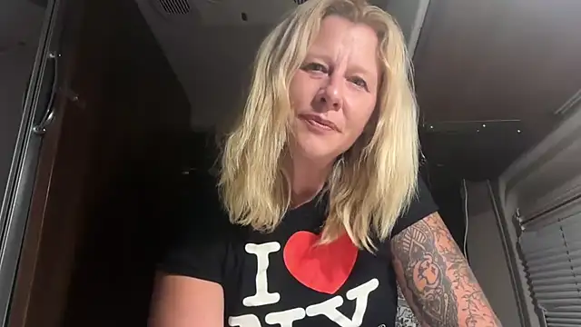 lillysworld online show from May 2026 03:59:02 AM