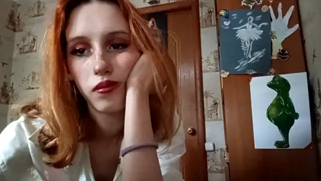 SirenFrost online show from May 2026 03:11:02 PM
