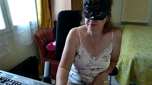 Snapshot of Chrismaturefrench chatting on June 2026 04:06:01 PM Chrismaturefrench online show from June 2026 04:06:01 PM