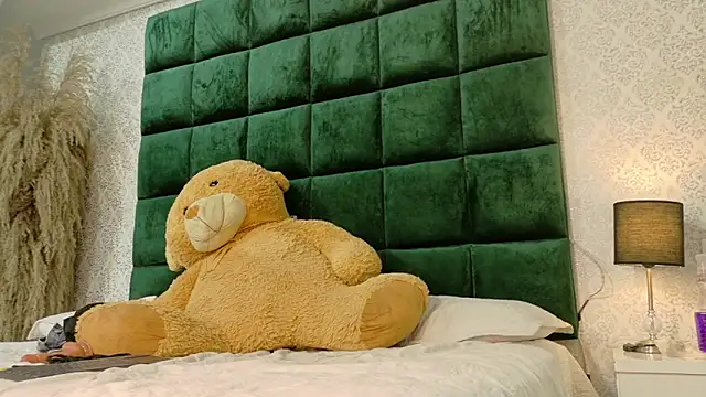 Snapshot of Sasha_Sin chatting on April 2026 11:22:01 PM Sasha Sin online show from April 2026 11:22:01 PM