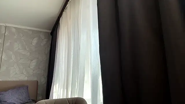 Snapshot of Emely_Cute chatting on March 2026 09:33:02 AM Emely Cute online show from March 2026 09:33:02 AM