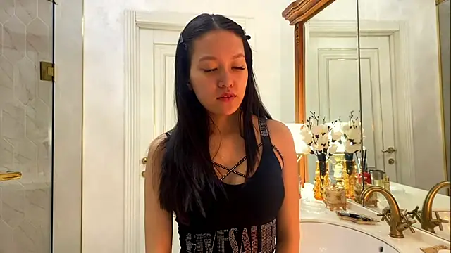 ayanovae online show from March 2026 06:00:02 AM