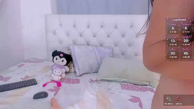 Scarlett Montclair online show from April 2026 07:26:02 PM