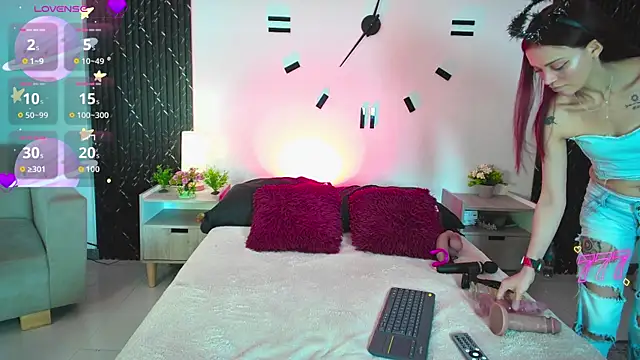 aurora petitee online show from April 2026 01:12:02 PM