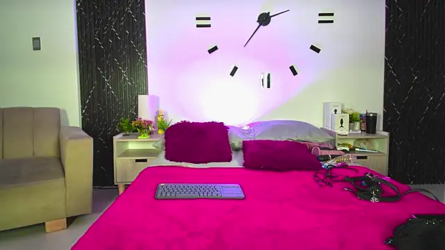 aurora petitee online show from May 2026 12:41:01 PM