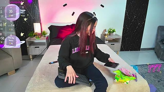 aurora petitee online show from April 2026 12:29:01 PM