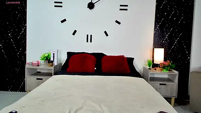 aurora petitee online show from March 2026 12:25:02 PM