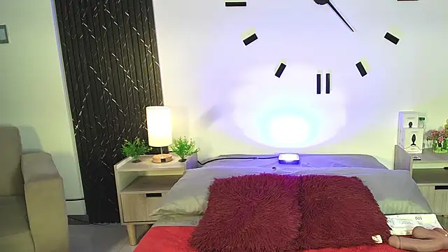 aurora petitee online show from May 2026 01:27:02 PM
