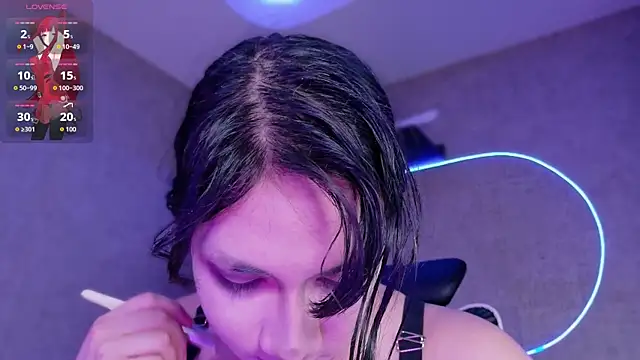 Carmillaa online show from April 2026 10:38:02 PM