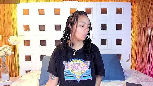 Snapshot of andreazoe chatting on March 2026 02:19:02 PM andreazoe online show from March 2026 02:19:02 PM