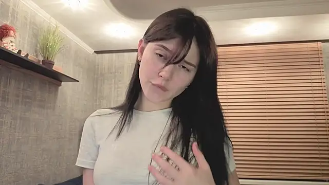 SweetieWink online show from April 2026 09:39:33 PM